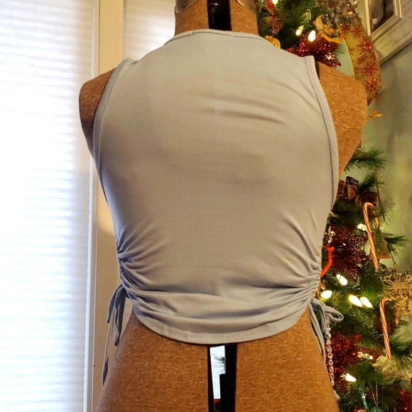 3/$25 Adjustable side tie crop top sz small - Picture 8 of 9
